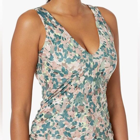 Prana Pearl Isla Green Pink Fitted Stretch Athleisure Dress in White Garden - Picture 3 of 13